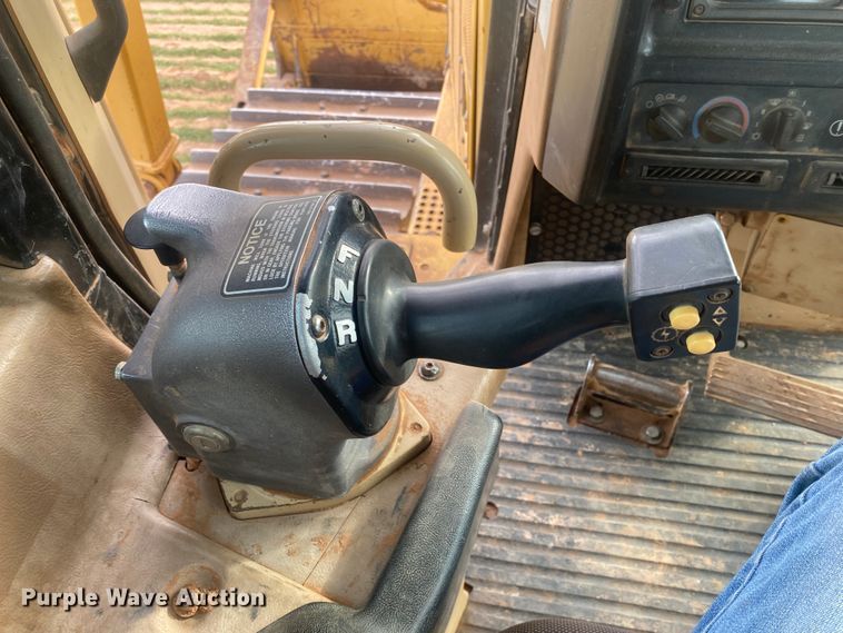 image for item DL6189 2001 Caterpillar D6R LGP  dozer