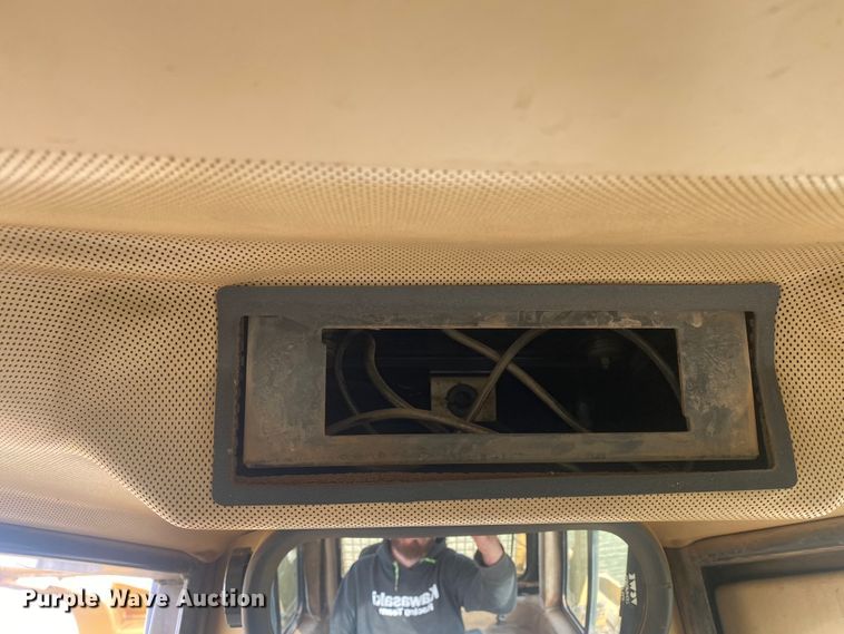 image for item DL6189 2001 Caterpillar D6R LGP  dozer