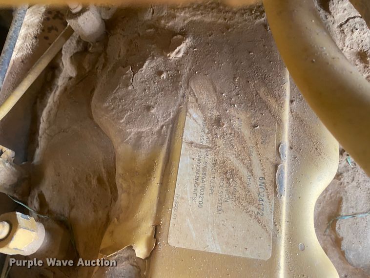 image for item DL6189 2001 Caterpillar D6R LGP  dozer