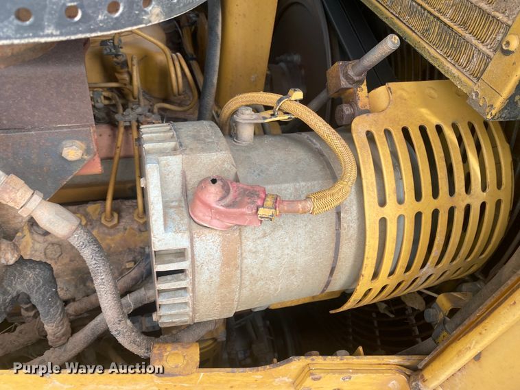 image for item DL6189 2001 Caterpillar D6R LGP  dozer