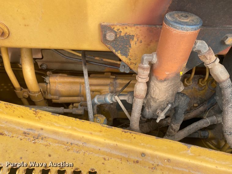 image for item DL6189 2001 Caterpillar D6R LGP  dozer