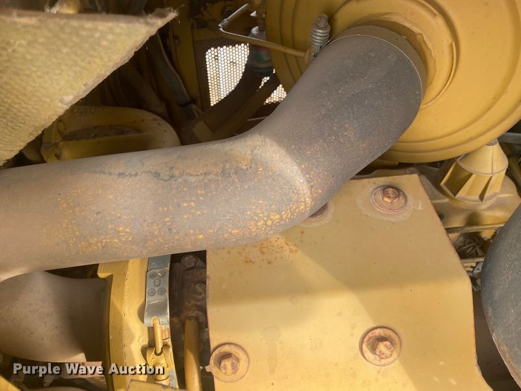 image for item DL6189 2001 Caterpillar D6R LGP  dozer