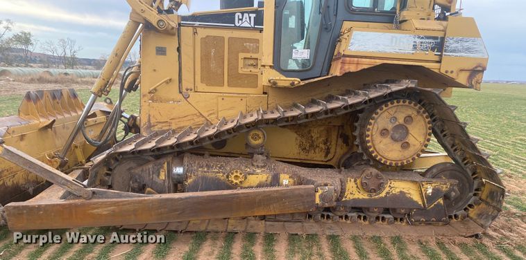 image for item DL6189 2001 Caterpillar D6R LGP  dozer