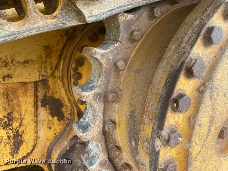 image for item DL6189 2001 Caterpillar D6R LGP  dozer