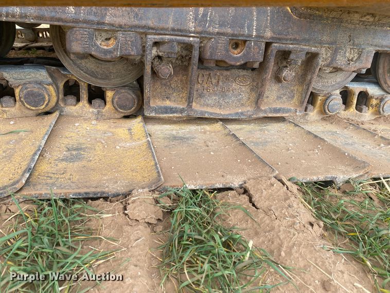 image for item DL6189 2001 Caterpillar D6R LGP  dozer