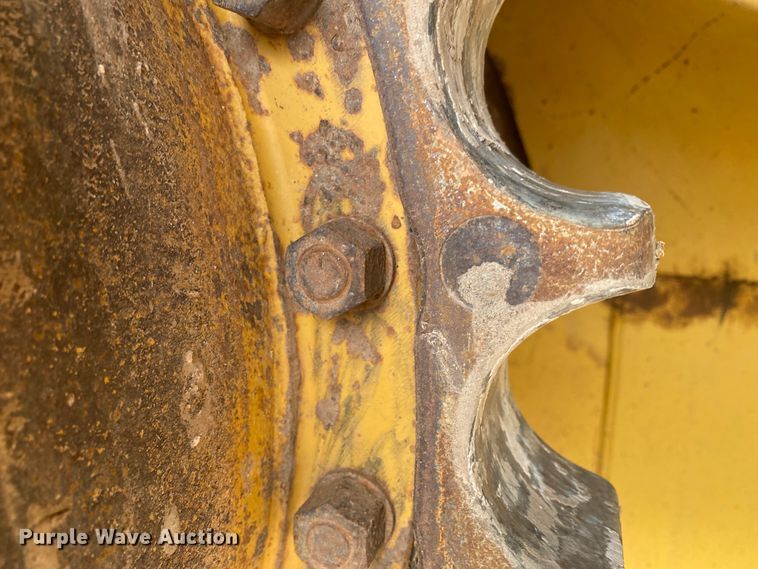 image for item DL6189 2001 Caterpillar D6R LGP  dozer