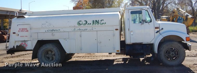 image for item DM0734 1993 International 4700  fuel truck