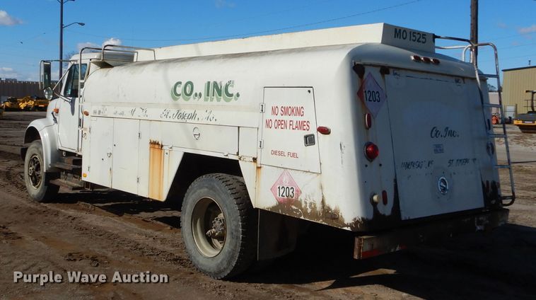 image for item DM0734 1993 International 4700  fuel truck