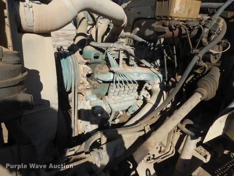 image for item DM0734 1993 International 4700  fuel truck