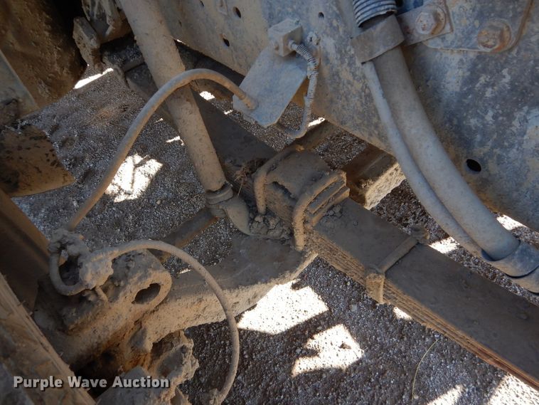 image for item DM0734 1993 International 4700  fuel truck