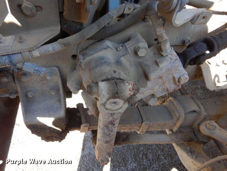 image for item DM0734 1993 International 4700  fuel truck