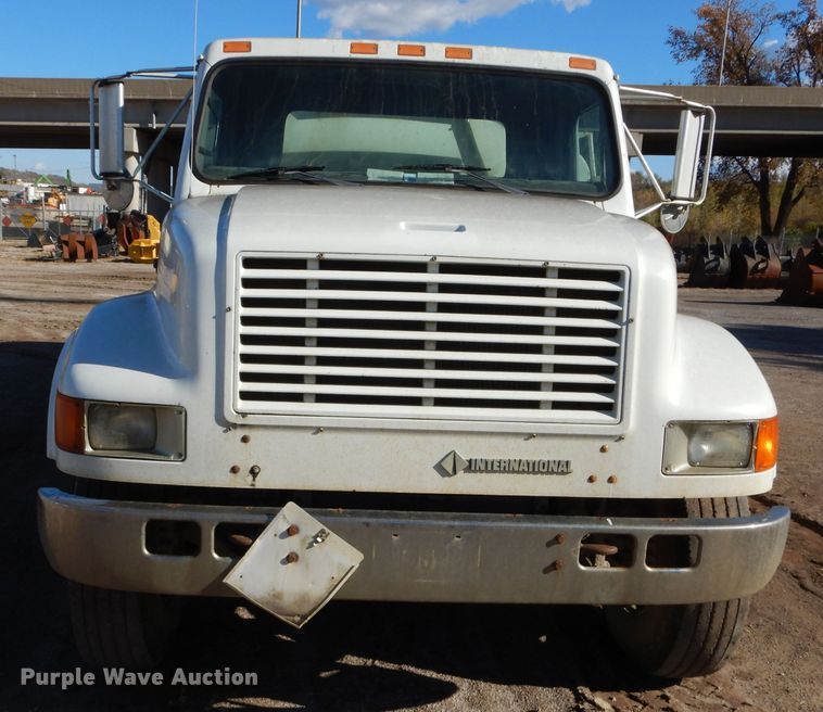 image for item DM0734 1993 International 4700  fuel truck