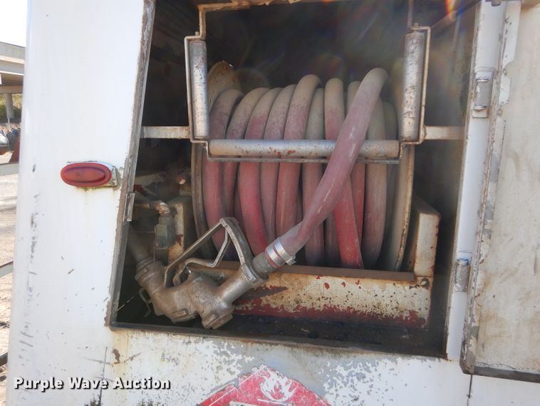 image for item DM0734 1993 International 4700  fuel truck