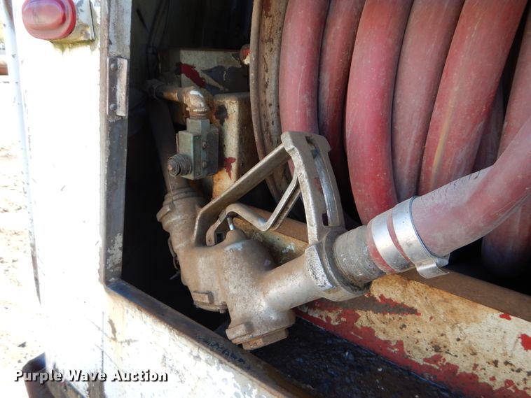 image for item DM0734 1993 International 4700  fuel truck