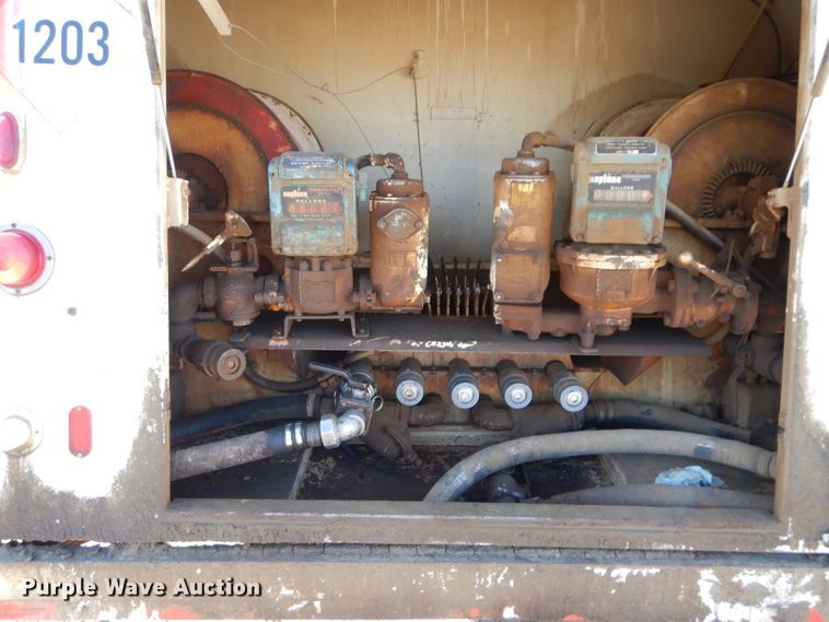 image for item DM0734 1993 International 4700  fuel truck