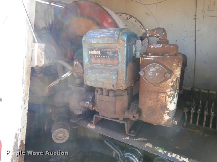 image for item DM0734 1993 International 4700  fuel truck