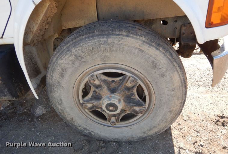 image for item DM0734 1993 International 4700  fuel truck