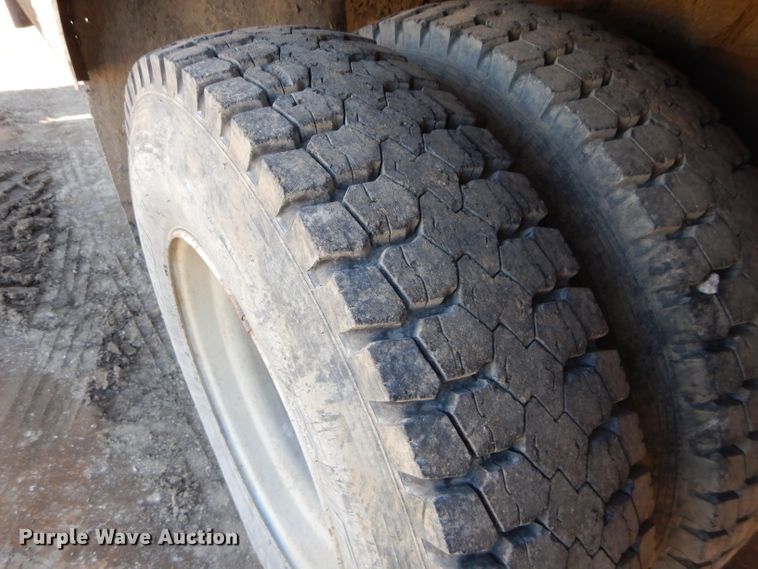 image for item DM0734 1993 International 4700  fuel truck