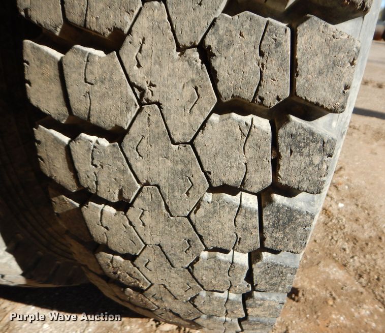 image for item DM0734 1993 International 4700  fuel truck