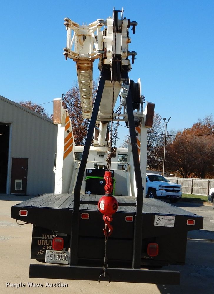 image for item DM4411 1998 Freightliner FL70  crane truck