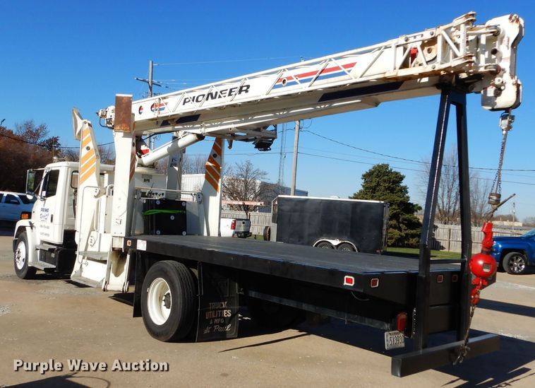 image for item DM4411 1998 Freightliner FL70  crane truck