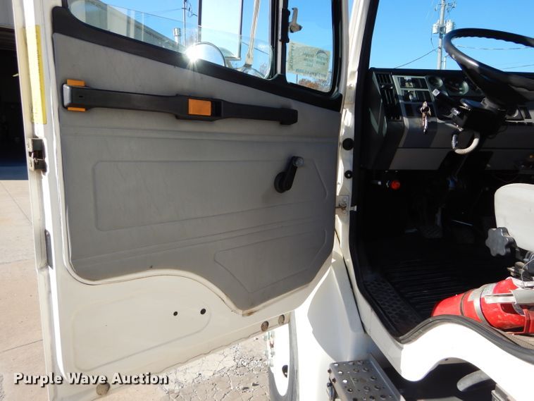 image for item DM4411 1998 Freightliner FL70  crane truck