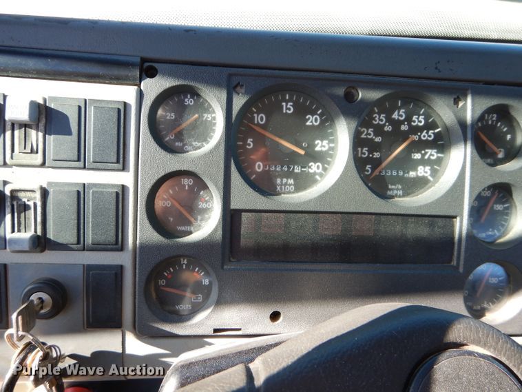 image for item DM4411 1998 Freightliner FL70  crane truck