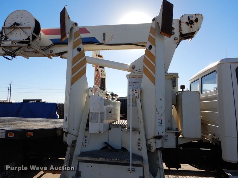 image for item DM4411 1998 Freightliner FL70  crane truck