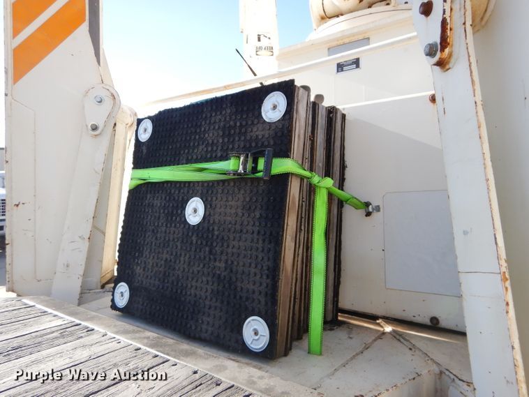 image for item DM4411 1998 Freightliner FL70  crane truck