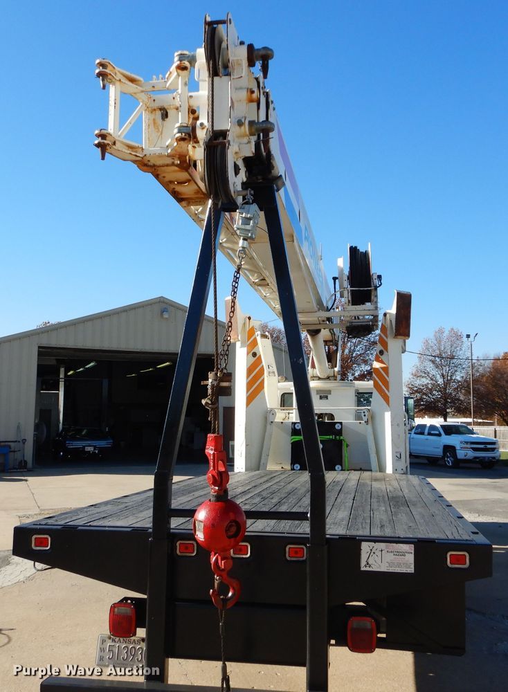 image for item DM4411 1998 Freightliner FL70  crane truck