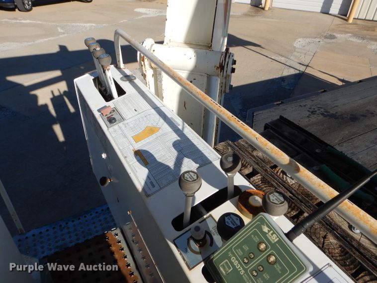 image for item DM4411 1998 Freightliner FL70  crane truck