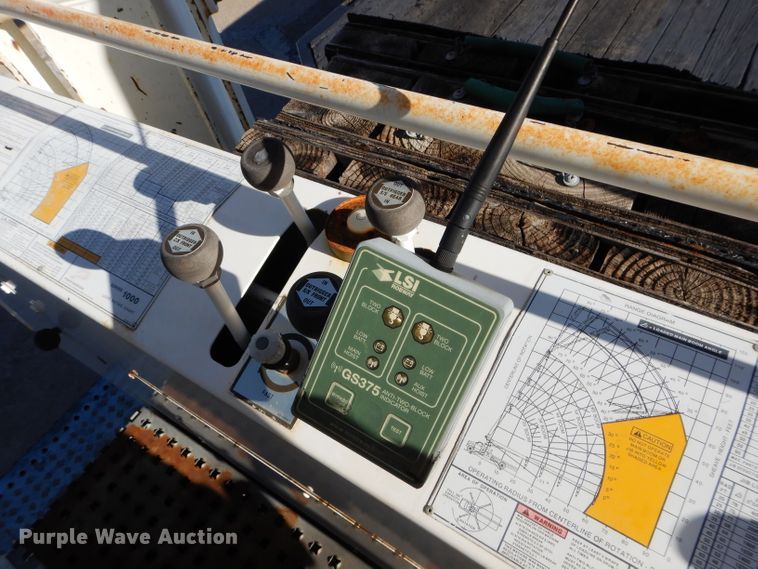 image for item DM4411 1998 Freightliner FL70  crane truck