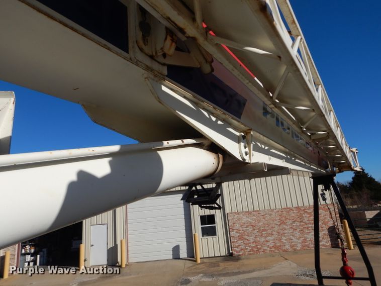 image for item DM4411 1998 Freightliner FL70  crane truck