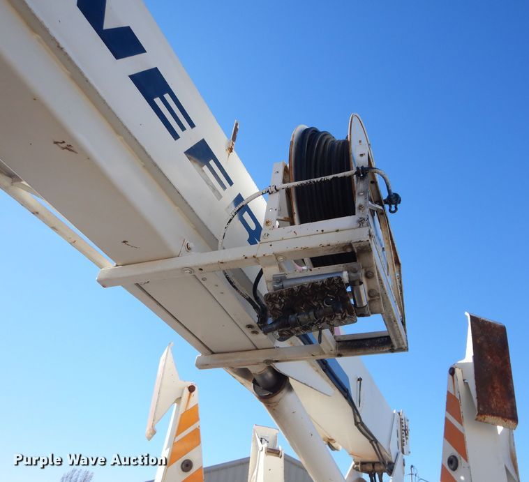 image for item DM4411 1998 Freightliner FL70  crane truck