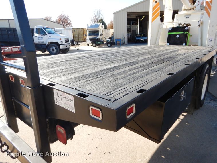 image for item DM4411 1998 Freightliner FL70  crane truck