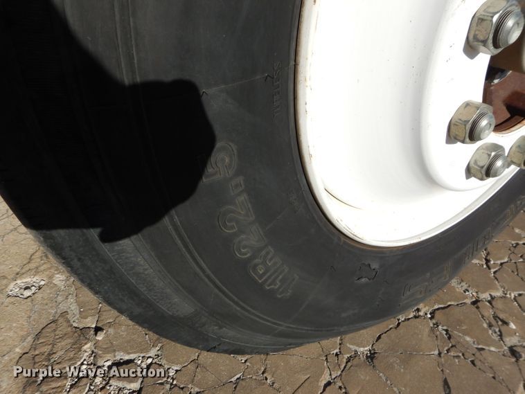 image for item DM4411 1998 Freightliner FL70  crane truck