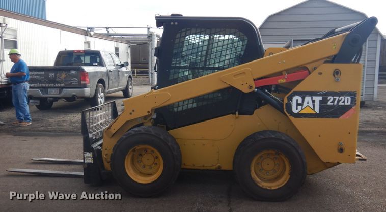 image for item DM5313 2015 Caterpillar 272D  skid steer loader