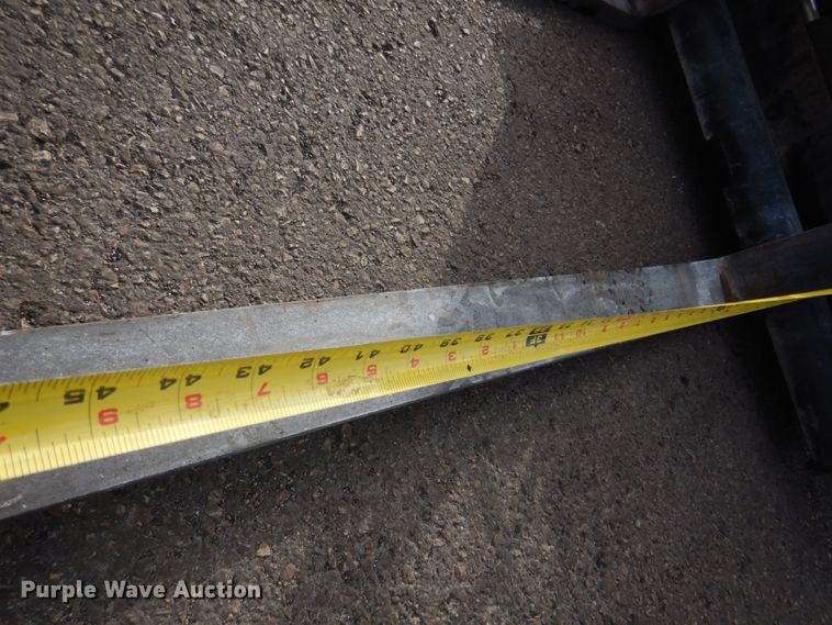 image for item DM5313 2015 Caterpillar 272D  skid steer loader