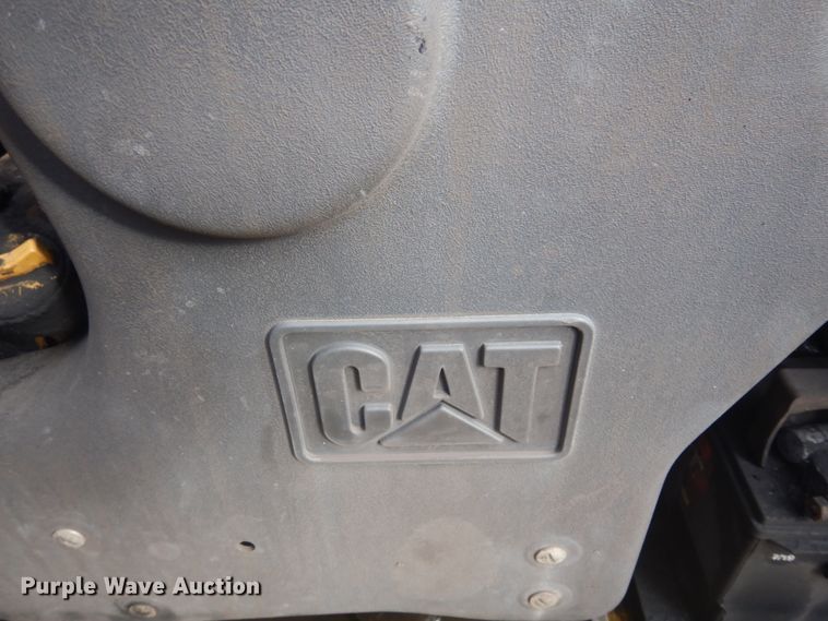 image for item DM5313 2015 Caterpillar 272D  skid steer loader