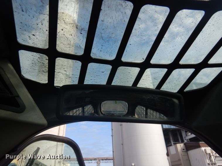 image for item DM5313 2015 Caterpillar 272D  skid steer loader