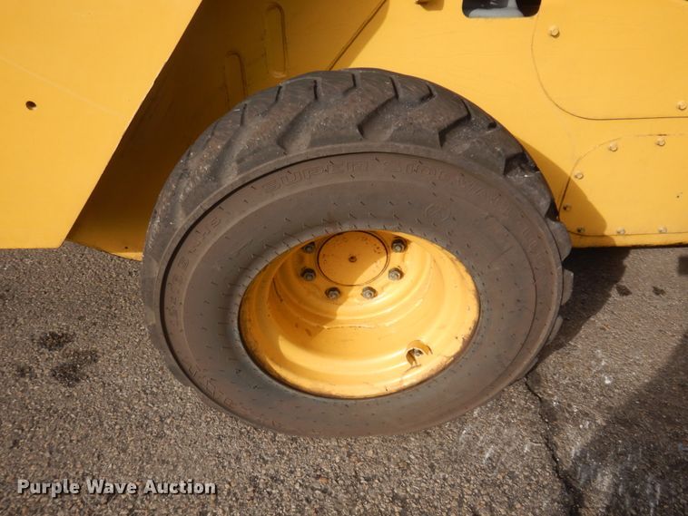 image for item DM5313 2015 Caterpillar 272D  skid steer loader