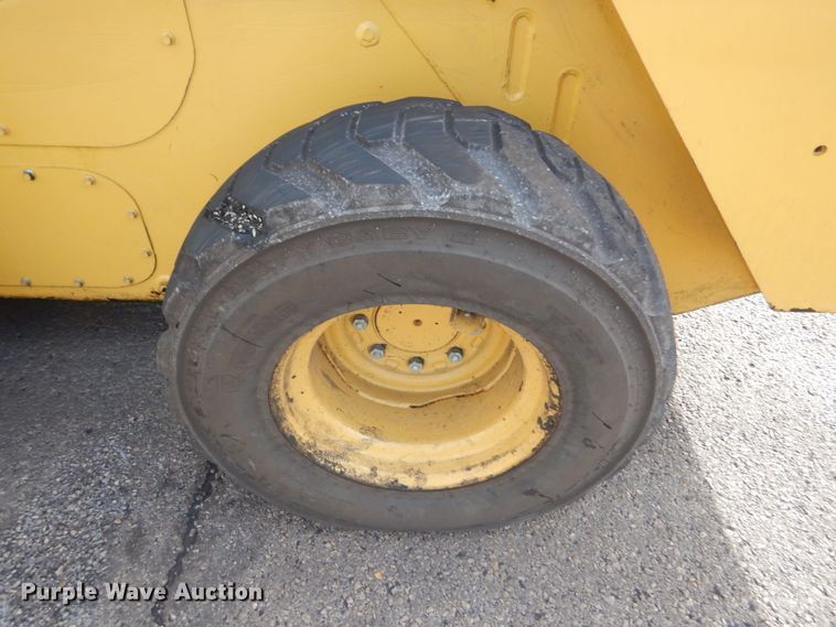 image for item DM5313 2015 Caterpillar 272D  skid steer loader