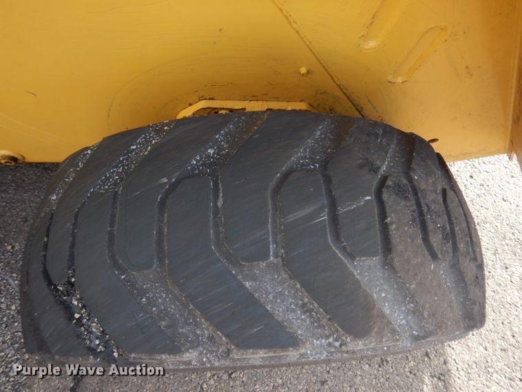 image for item DM5313 2015 Caterpillar 272D  skid steer loader