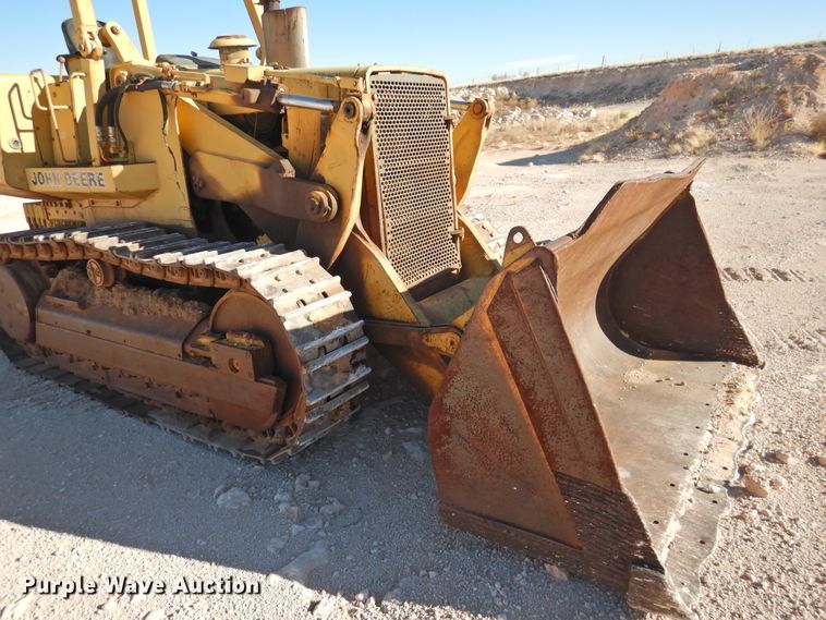 image for item DN0080 1984 John Deere 755A  track loader