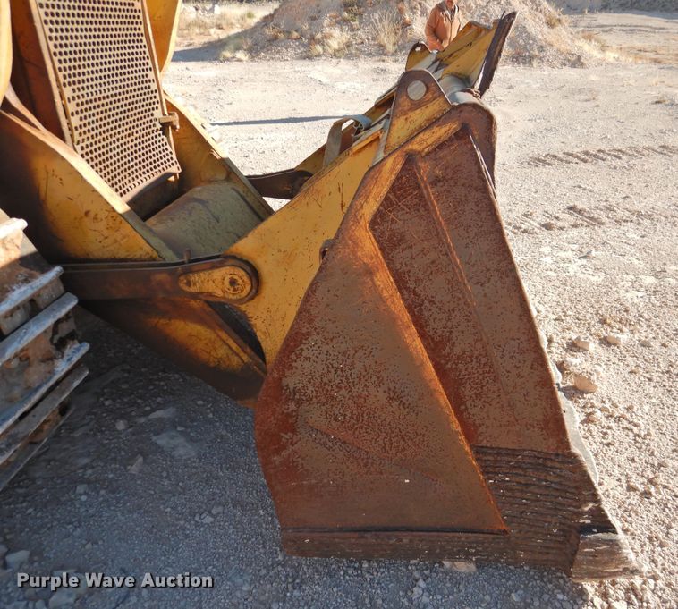 image for item DN0080 1984 John Deere 755A  track loader