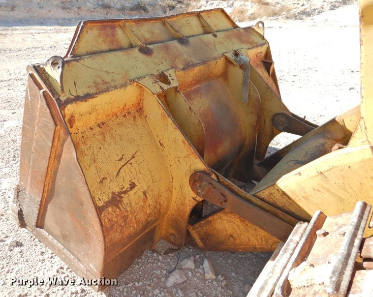 image for item DN0080 1984 John Deere 755A  track loader