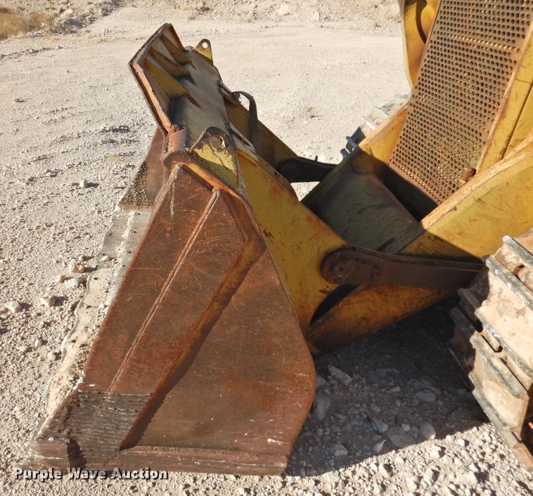 image for item DN0080 1984 John Deere 755A  track loader