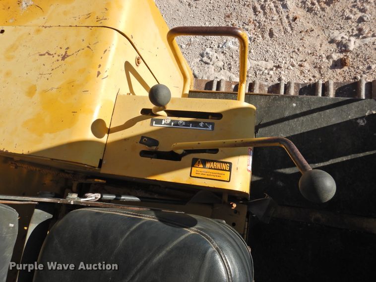 image for item DN0080 1984 John Deere 755A  track loader