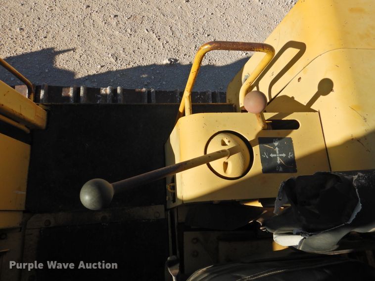 image for item DN0080 1984 John Deere 755A  track loader