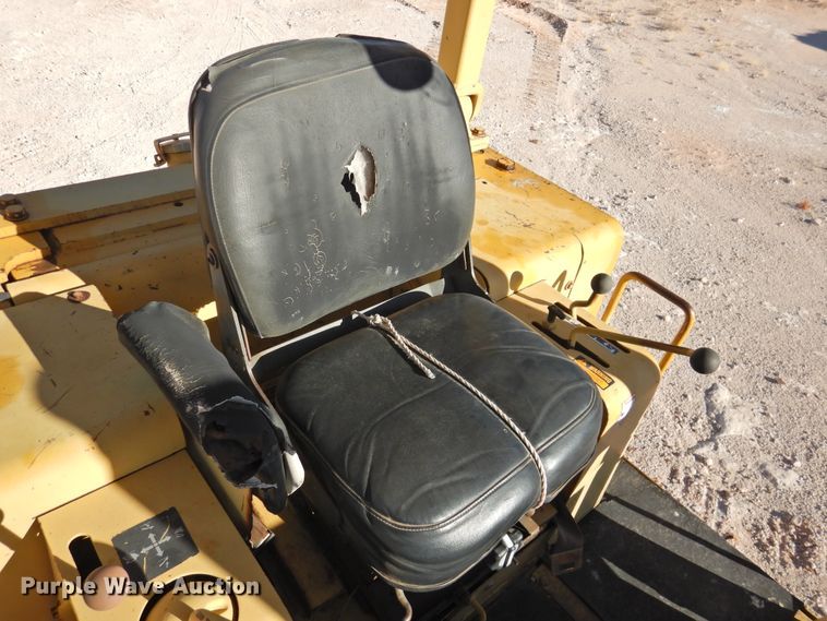 image for item DN0080 1984 John Deere 755A  track loader